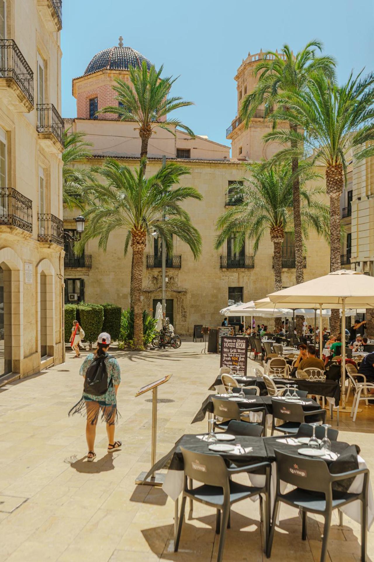 Cozy Charming Apartment In Historic Center Alicante Bagian luar foto